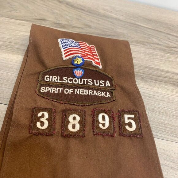 Vintage Girl Scouts Sash X-Long and Badges U.S.A Brown - Picture 2 of 12